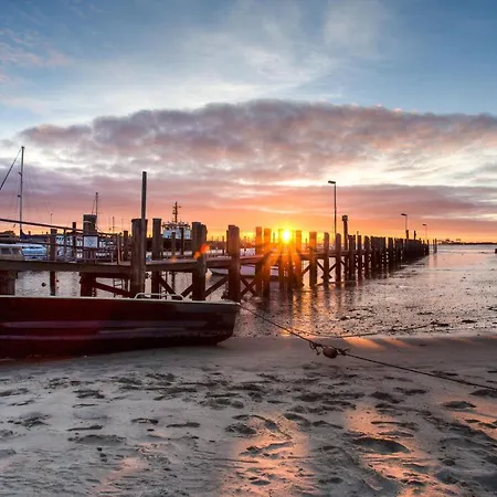 Friesenhaushaelfte Backbord 度假居 *