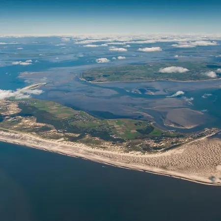 度假居 Friesenhaushaelfte Backbord 内伯尔