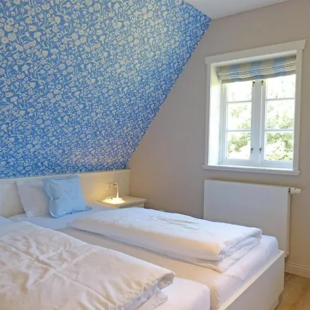 Friesenhaushaelfte Backbord * 内伯尔