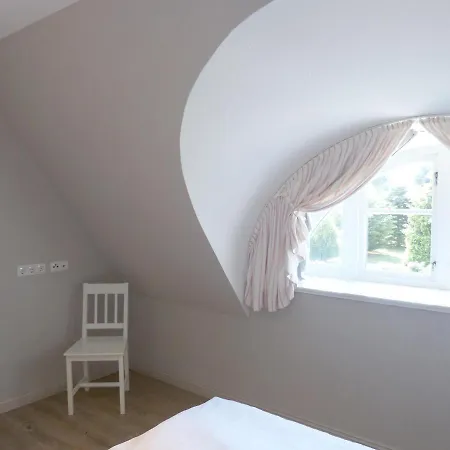 Friesenhaushaelfte Backbord