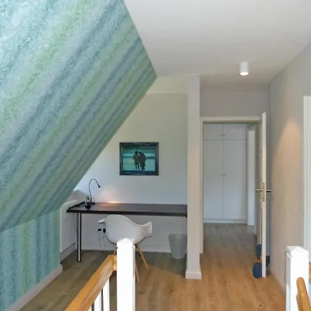 Friesenhaushaelfte Backbord * 内伯尔