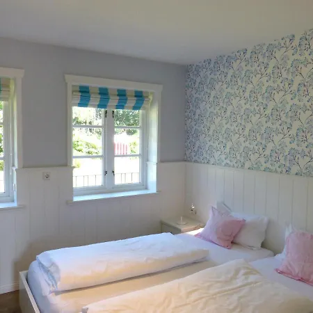 Friesenhaushaelfte Backbord 内伯尔