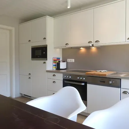 Friesenhaushaelfte Backbord 度假居 *