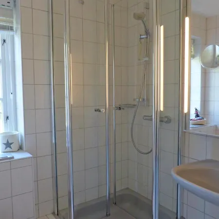 Friesenhaushaelfte Backbord 内伯尔