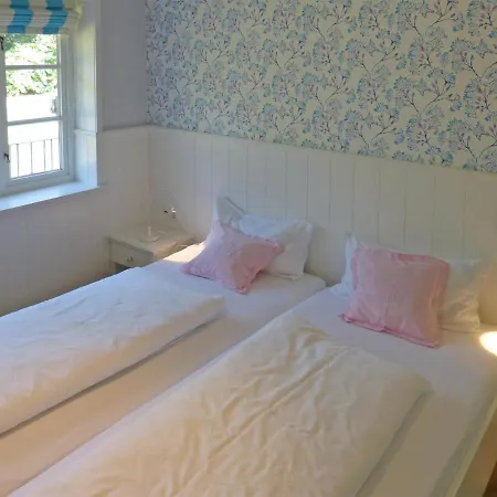 Friesenhaushaelfte Backbord