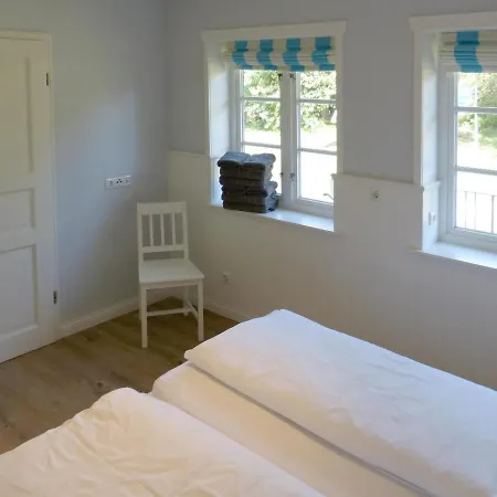 Friesenhaushaelfte Backbord 度假居